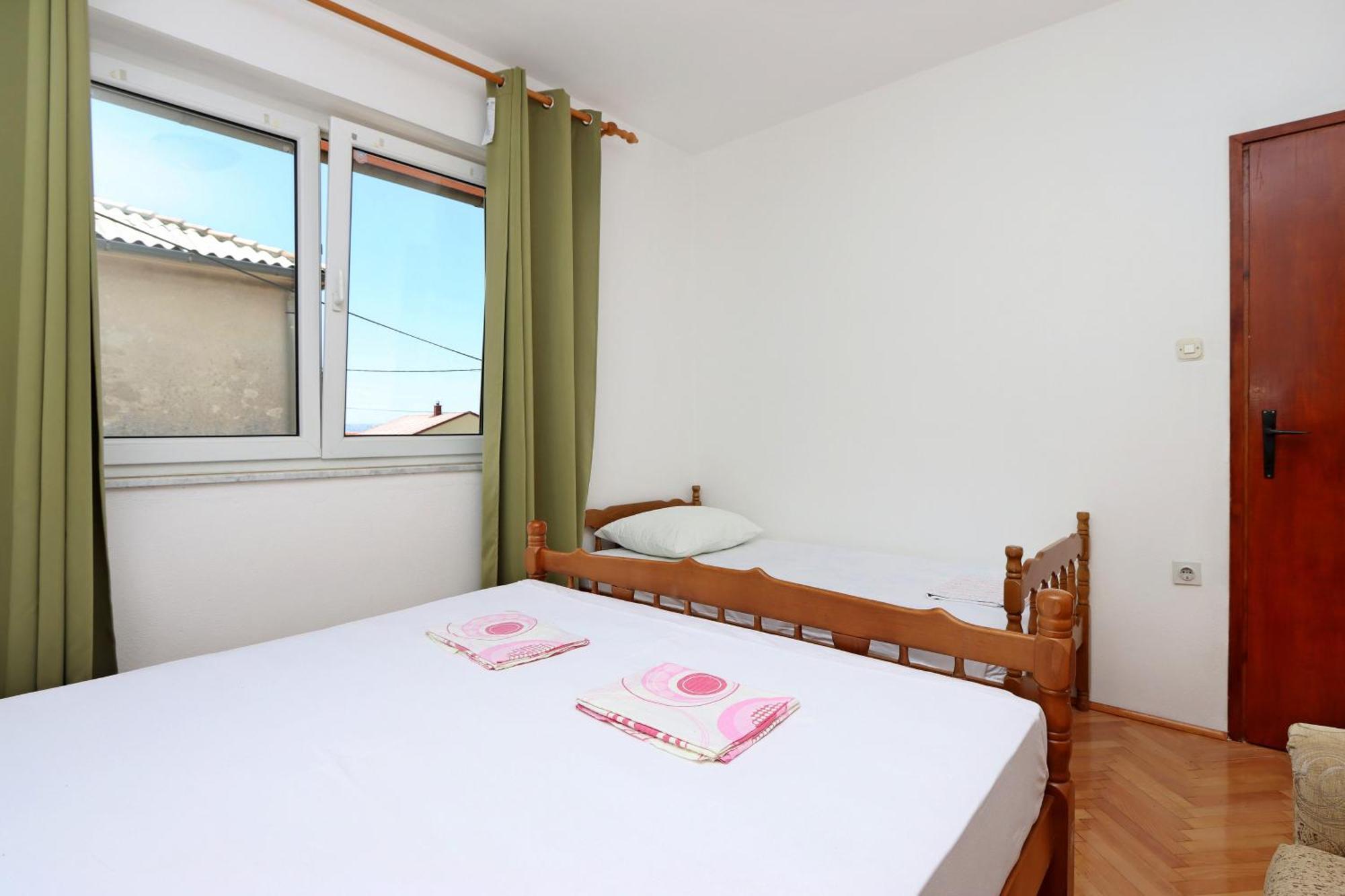 Apartments With A Parking Space Senj - 5571 Phòng bức ảnh